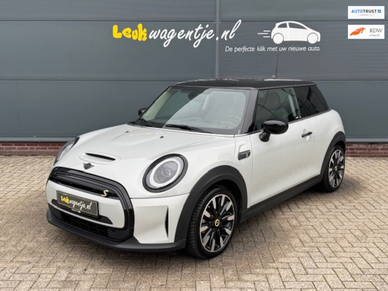 MINI Electric - Collection 33 kWh *carplay *climate *stoelverw - AutoWereld.nl