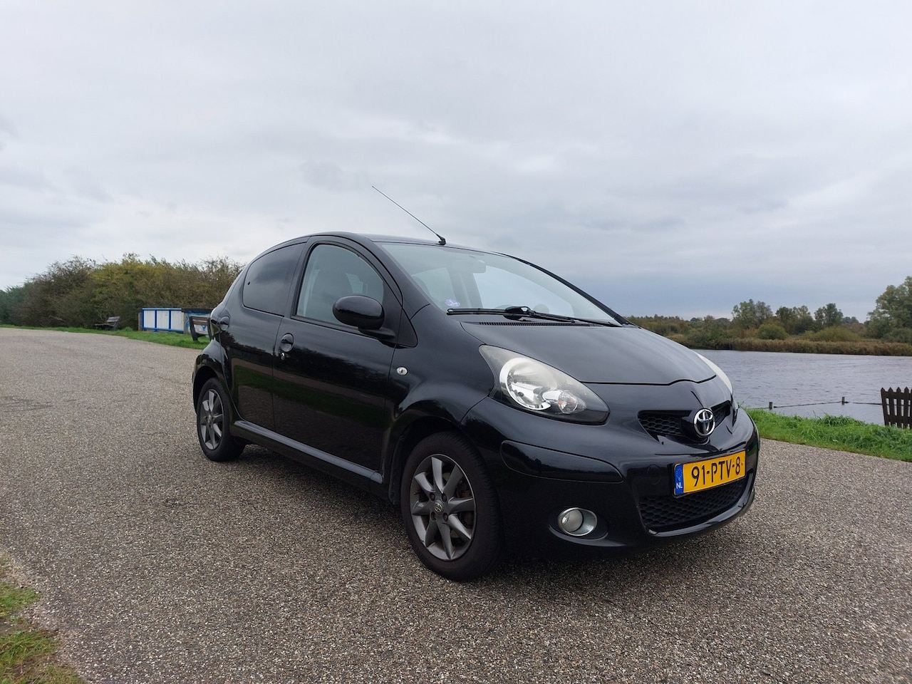Toyota Aygo - 1.0-12V Dynamic Navigator. AIRCO. 5 DEURS!! - AutoWereld.nl