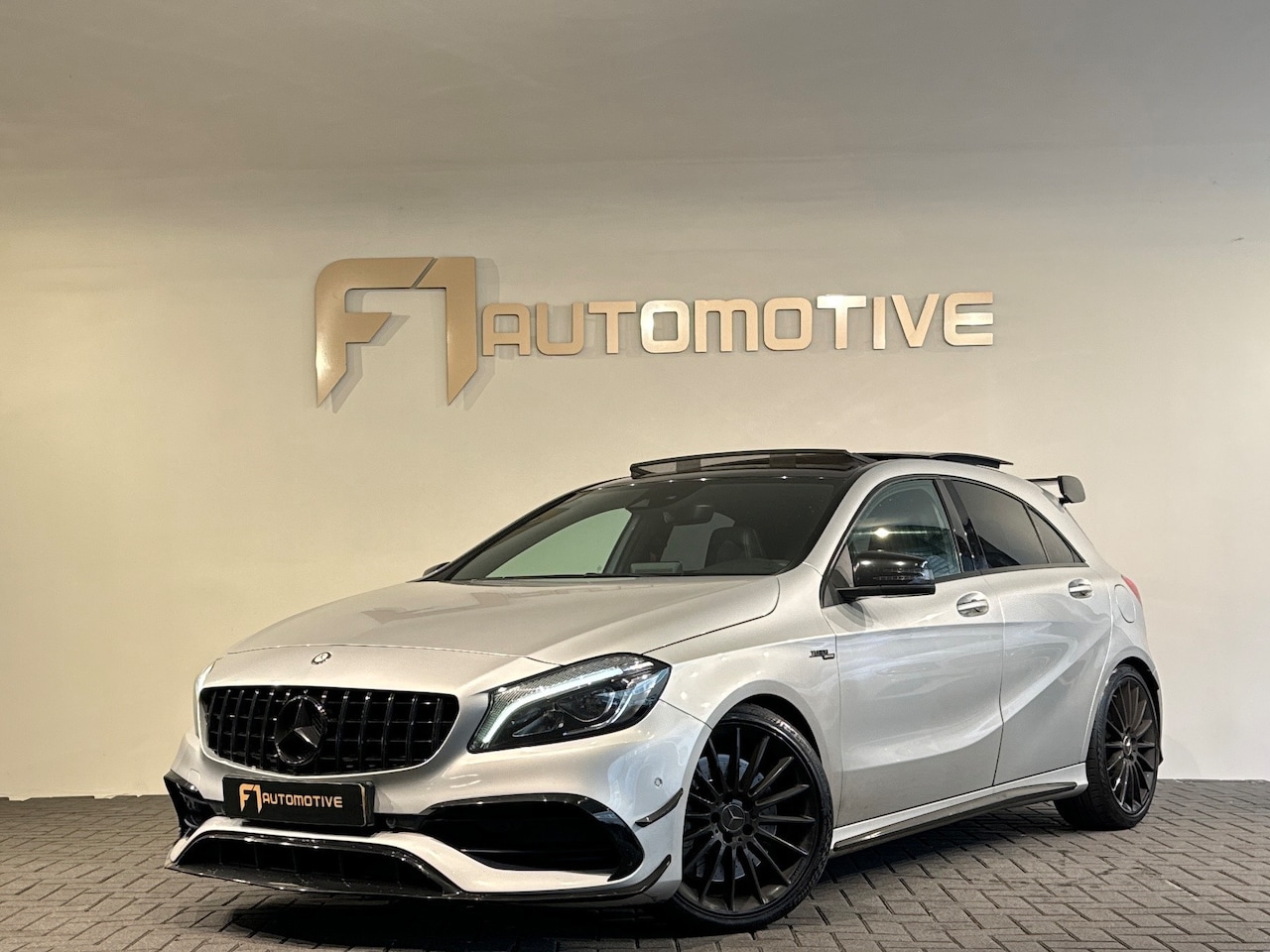 Mercedes-Benz A-klasse - AMG 45 4MATIC Pano|Memory|H/K|Aero|Sfeer+ - AutoWereld.nl