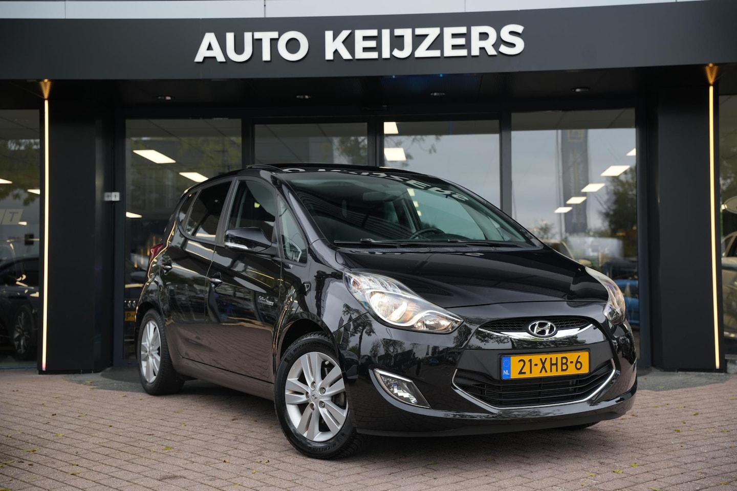 Hyundai ix20 - 1.4i i-Vision Cruise control Start/stop Radio/CD/MP3 ESP Armsteun - AutoWereld.nl