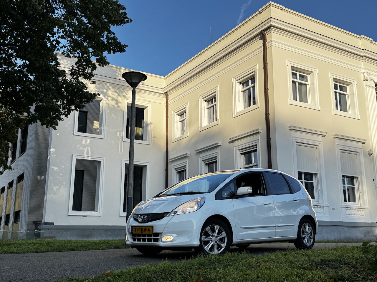 Honda Jazz - 1.4 HYBRID AUT, 1:23 !, RIJKLAAR - AutoWereld.nl