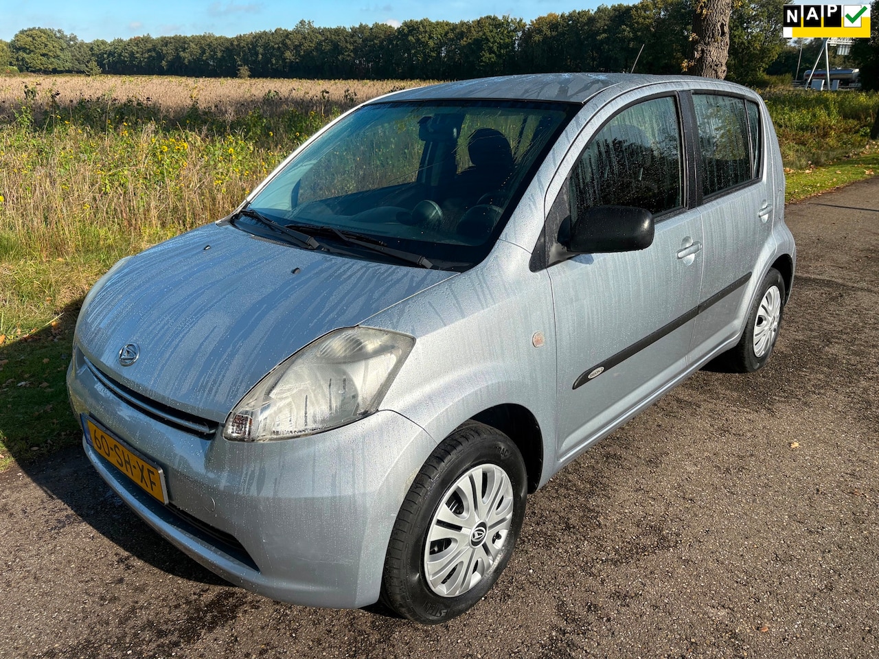 Daihatsu Sirion 2 - 1.3-16V Comfort AIRCO/NW APK/Elektr ramen/Rijdt perfect - AutoWereld.nl