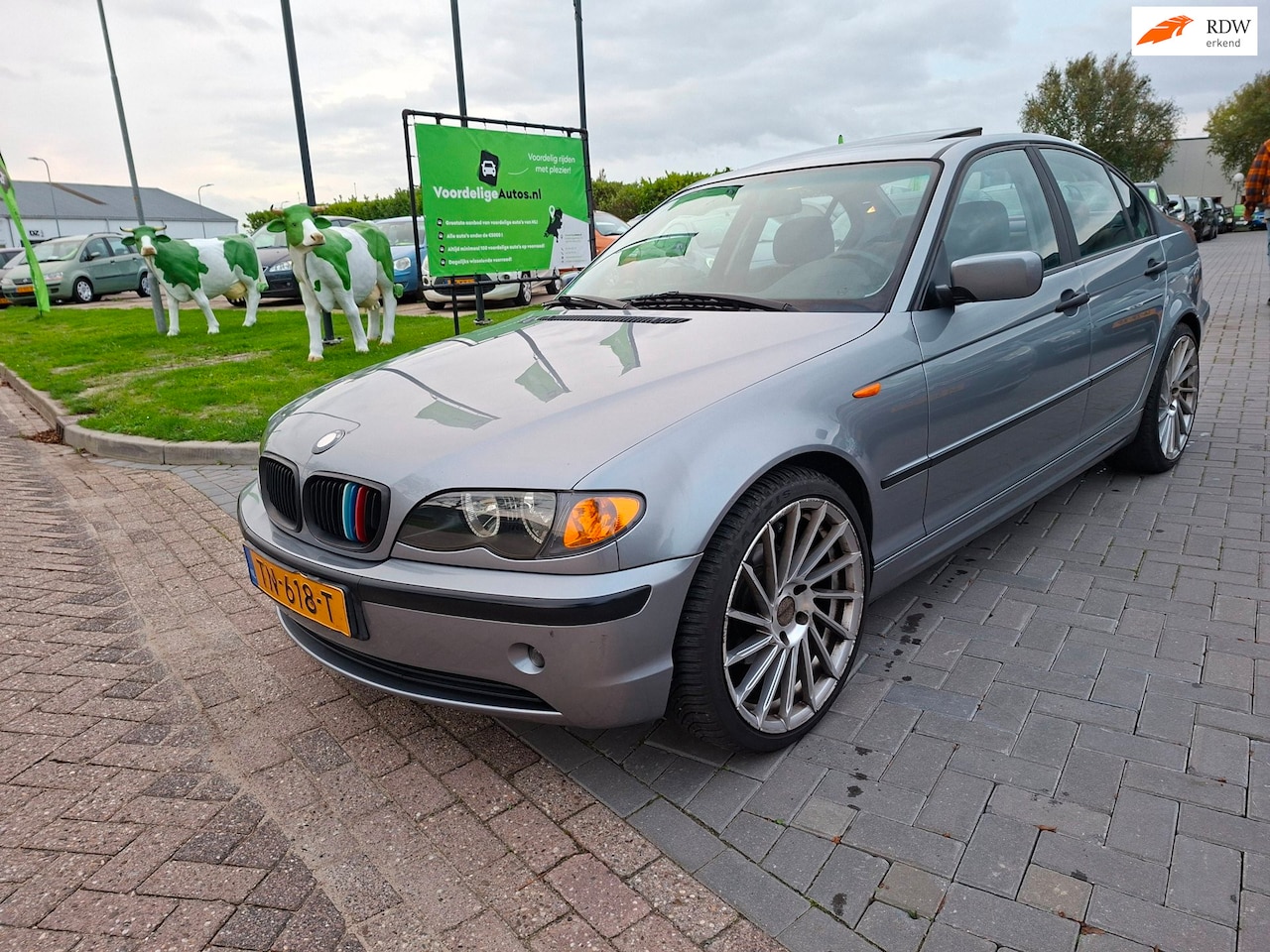 BMW 3-serie - 318i / Sporieve auto / APK september 2027 - AutoWereld.nl