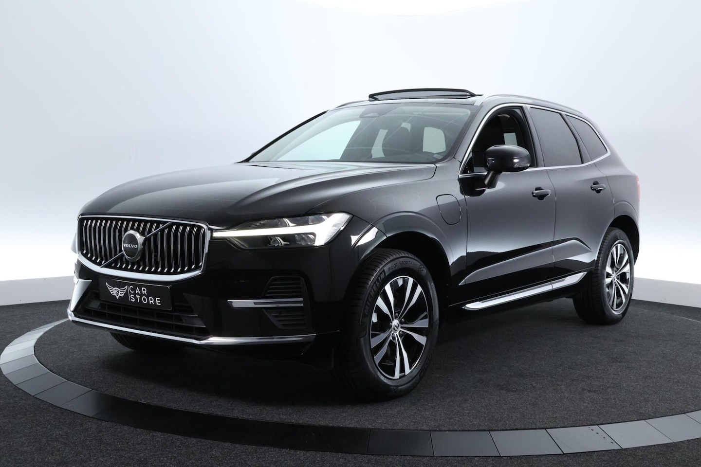 Volvo XC60 - 2.0 T6 Plug-in hybrid AWD Core Bright Long Range |PANO|CAMERA|LED|ST + STUUR VWM|TREKHAAK| - AutoWereld.nl
