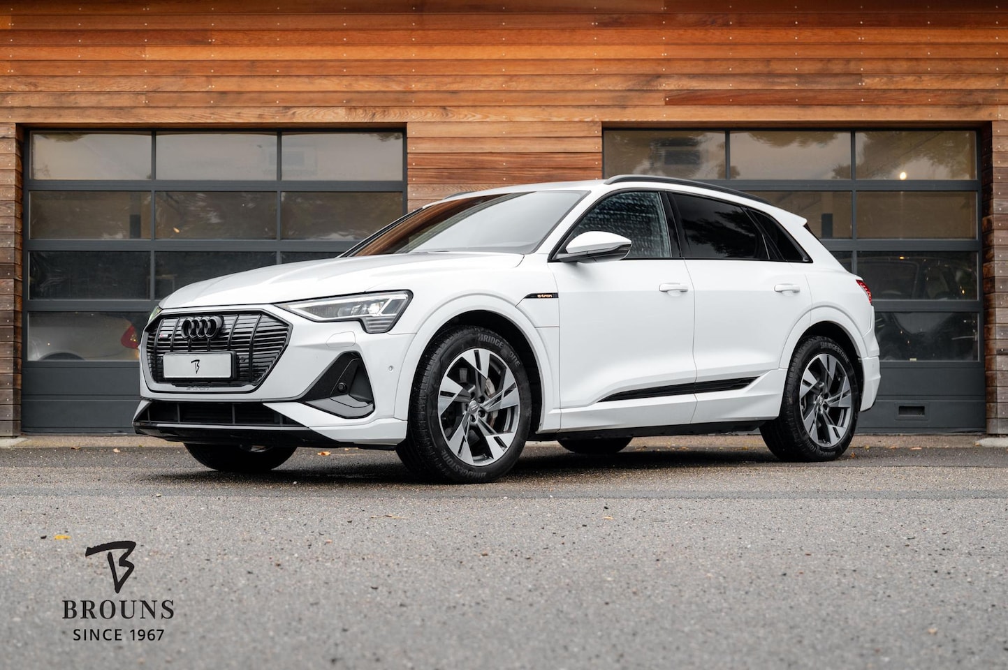 Audi e-tron - e-tron 50 quattro Launch edition Black 71 kWh |NL-Auto|Pano|ACC|Lucht|Trekh.| - AutoWereld.nl