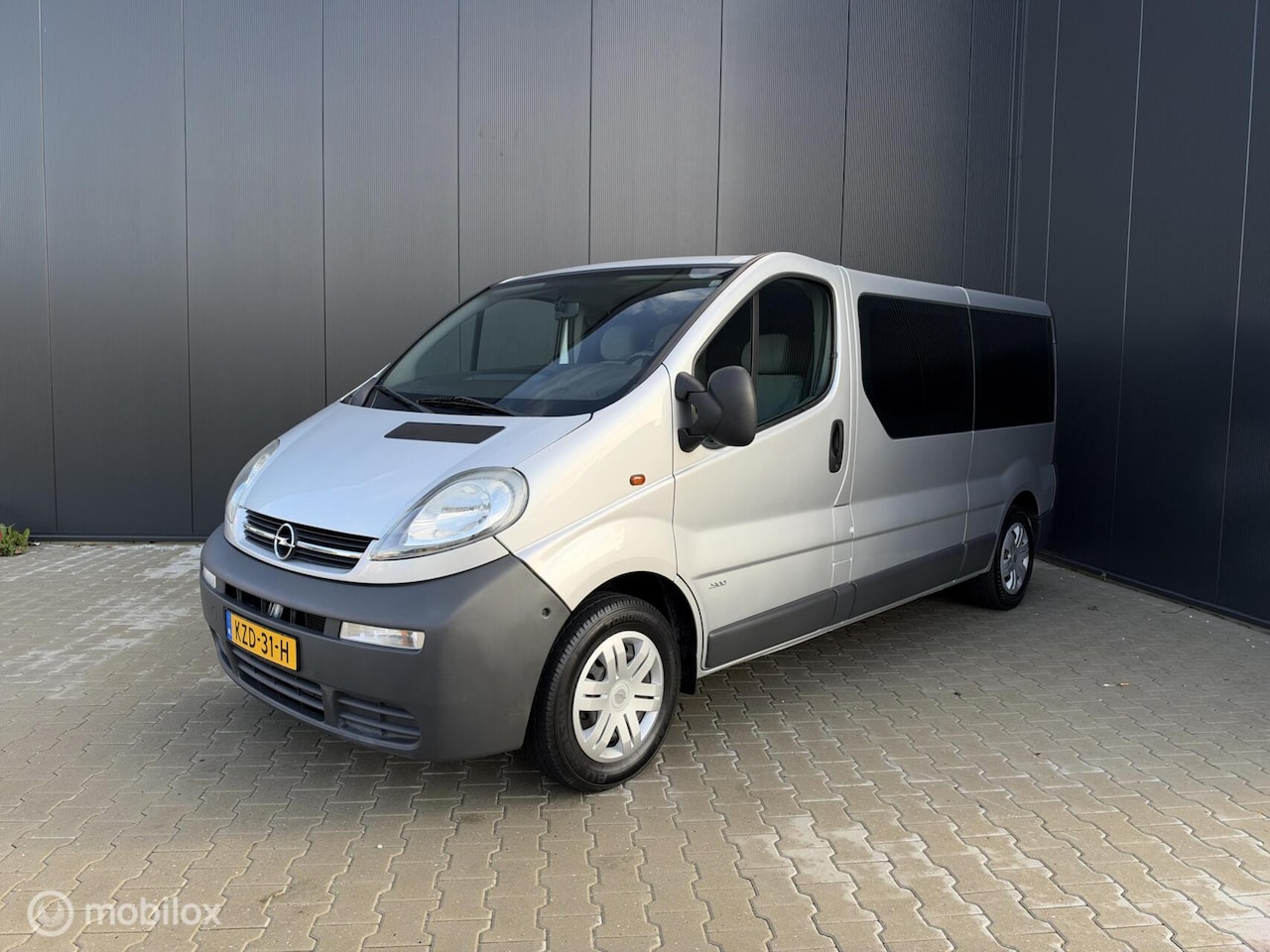 Opel Vivaro Tour - 2.0i L2H1 Elegance / 9 ZITS / AIRCO - AutoWereld.nl