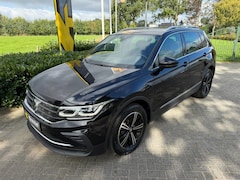 Volkswagen Tiguan - 1.5 TSI DSG7 Move Virtual / Keyless / Trekhaak