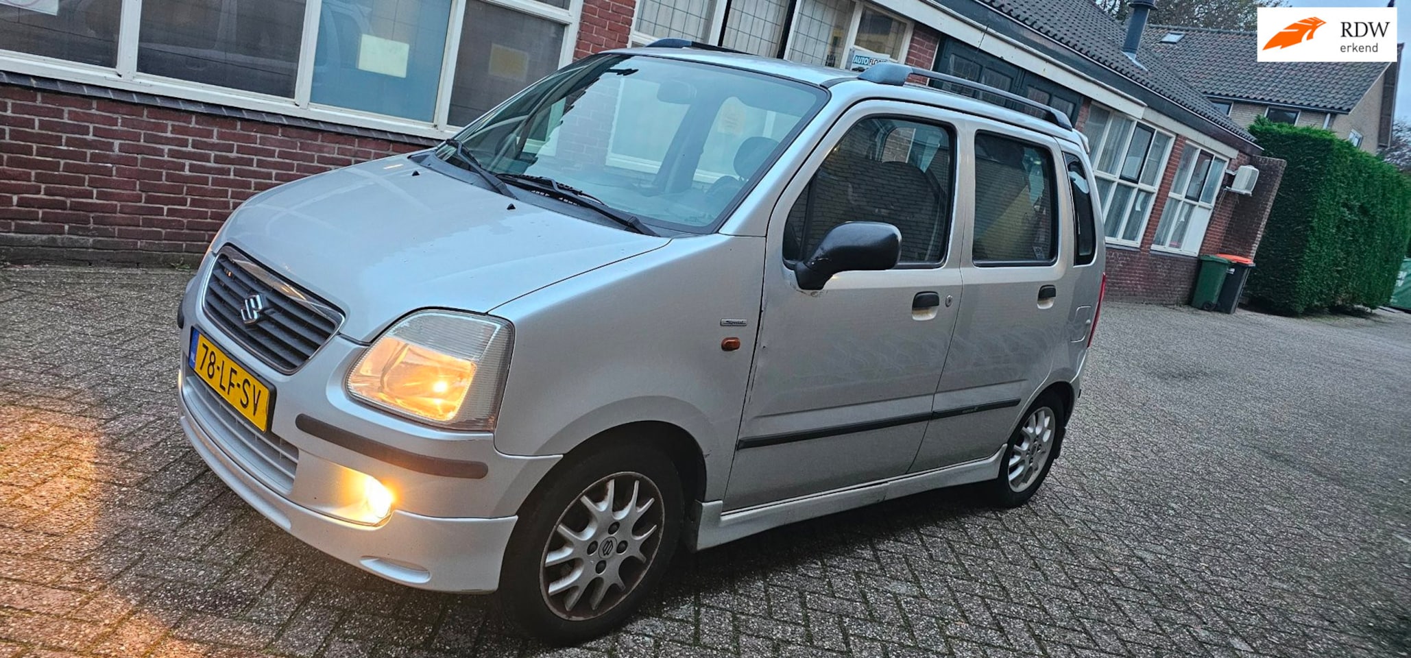 Suzuki Wagon R+ - 1.3 Special airco sideskirts velgen apk - AutoWereld.nl