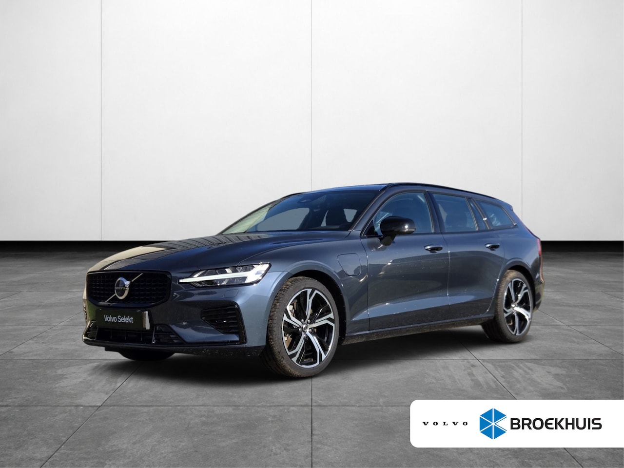 Volvo V60 - 2.0 T6 Plug-in hybrid AWD Plus Dark | Trekhaak | 360 Camera | Harman/Kardon | Pano | Memor - AutoWereld.nl