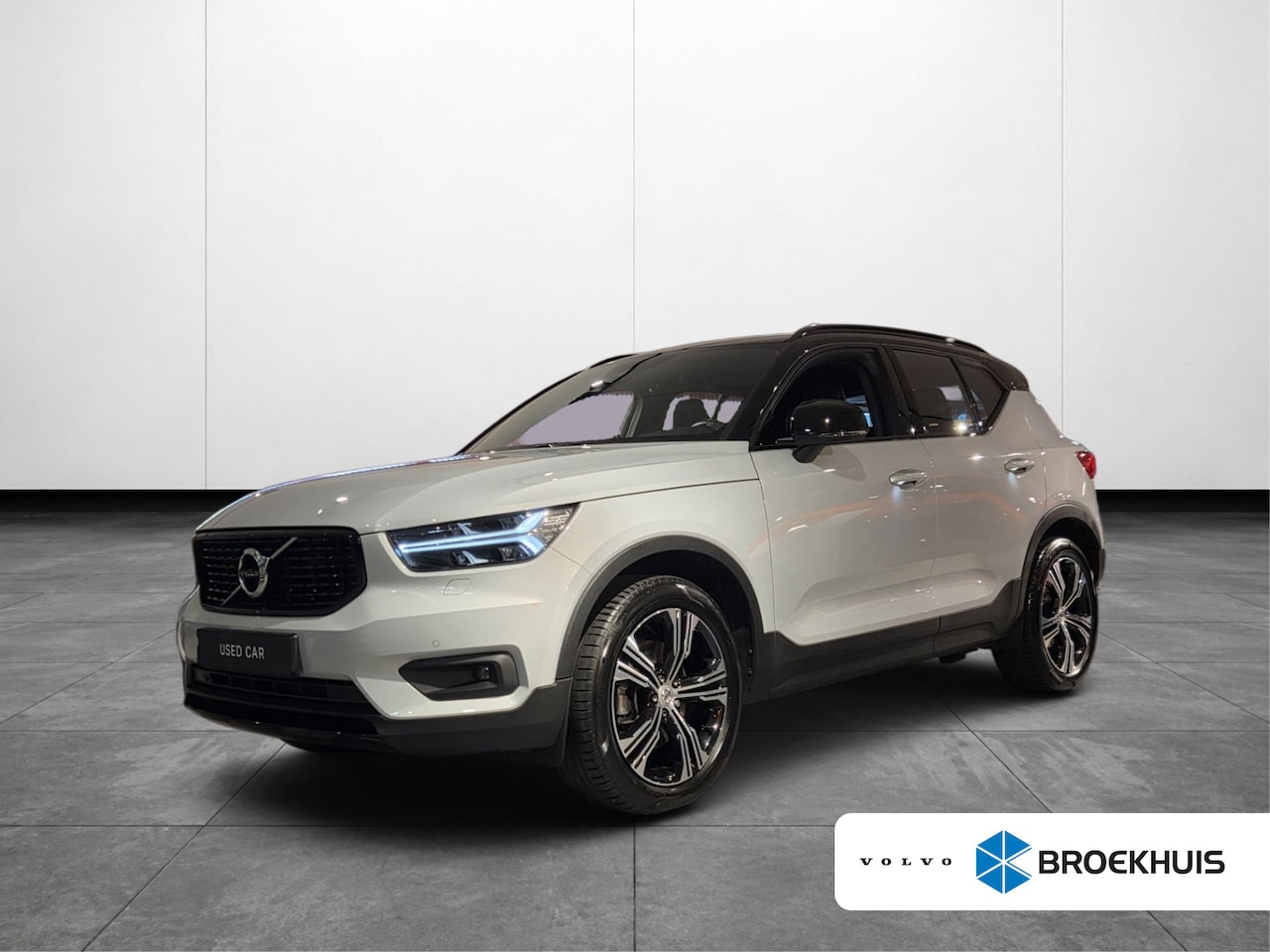 Volvo XC40 - 2.0 T4 R-Design | Trekhaak | Camera | Adaptive Cruise | Keyless | Stoelverwarming - AutoWereld.nl