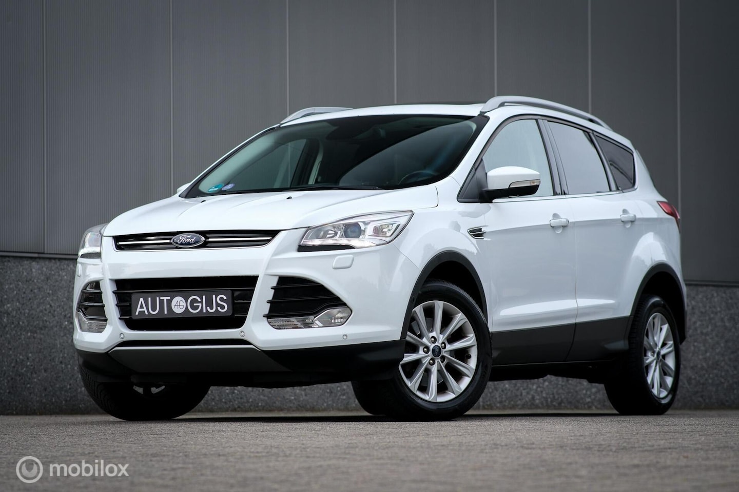 Ford Kuga - 1.5 Titanium Styling Pack 4WD | VOL opties | Dealer oh | Panorama | Camera | Leder | Clima - AutoWereld.nl