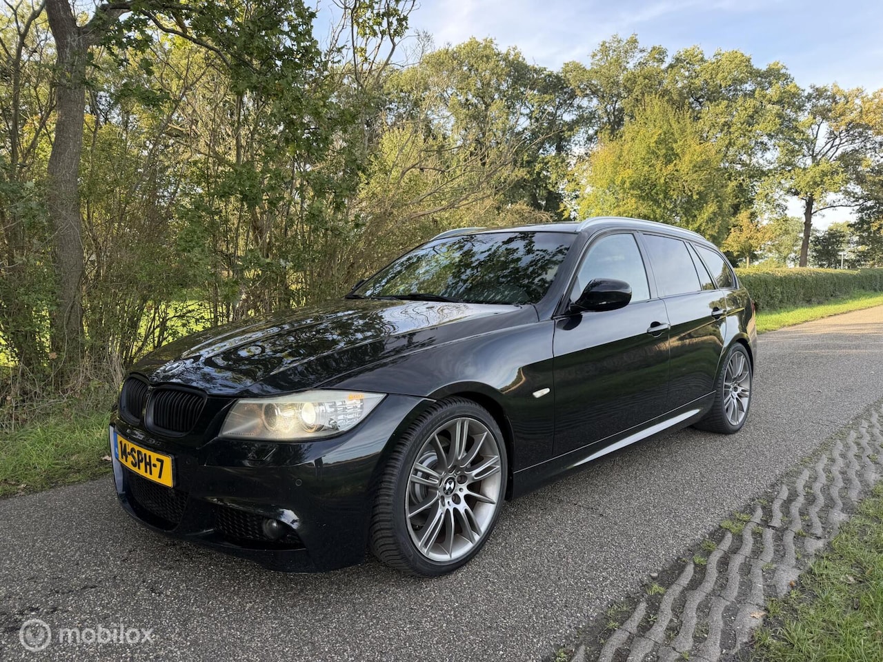 BMW 3-serie Touring - 330d High Executive M Sport LCI Xenon - AutoWereld.nl