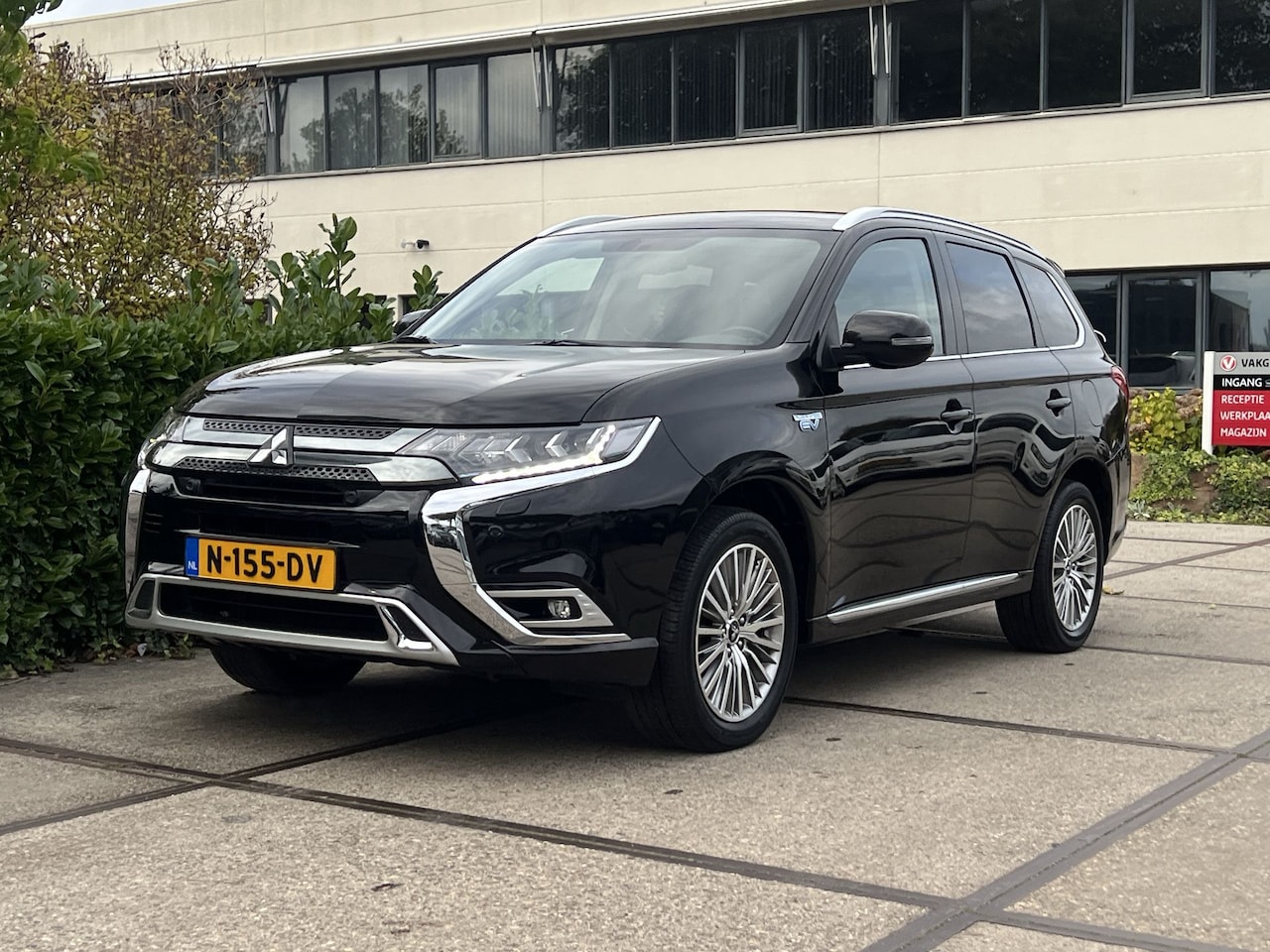 Mitsubishi Outlander - 2.4 PHEV Intense |CAMERA|CLIMA|CRUISE|TREKHAAK|APK TOT 30.09.2027| 19032 / 15/06/26 - AutoWereld.nl