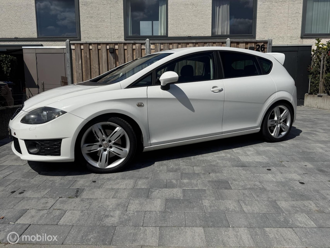 SEAT Leon - 2.0 TFSI FR|Cruise| PDC| Airco|Navigatie| Sportief - AutoWereld.nl