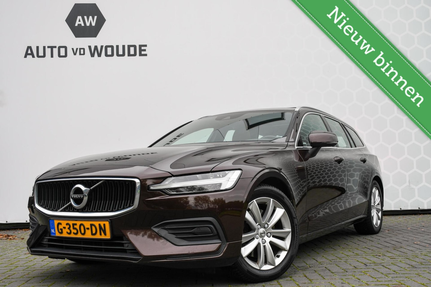 Volvo V60 - 2.0 D4 Inscription Pano Leer Led Trekhaak CarPlay - AutoWereld.nl