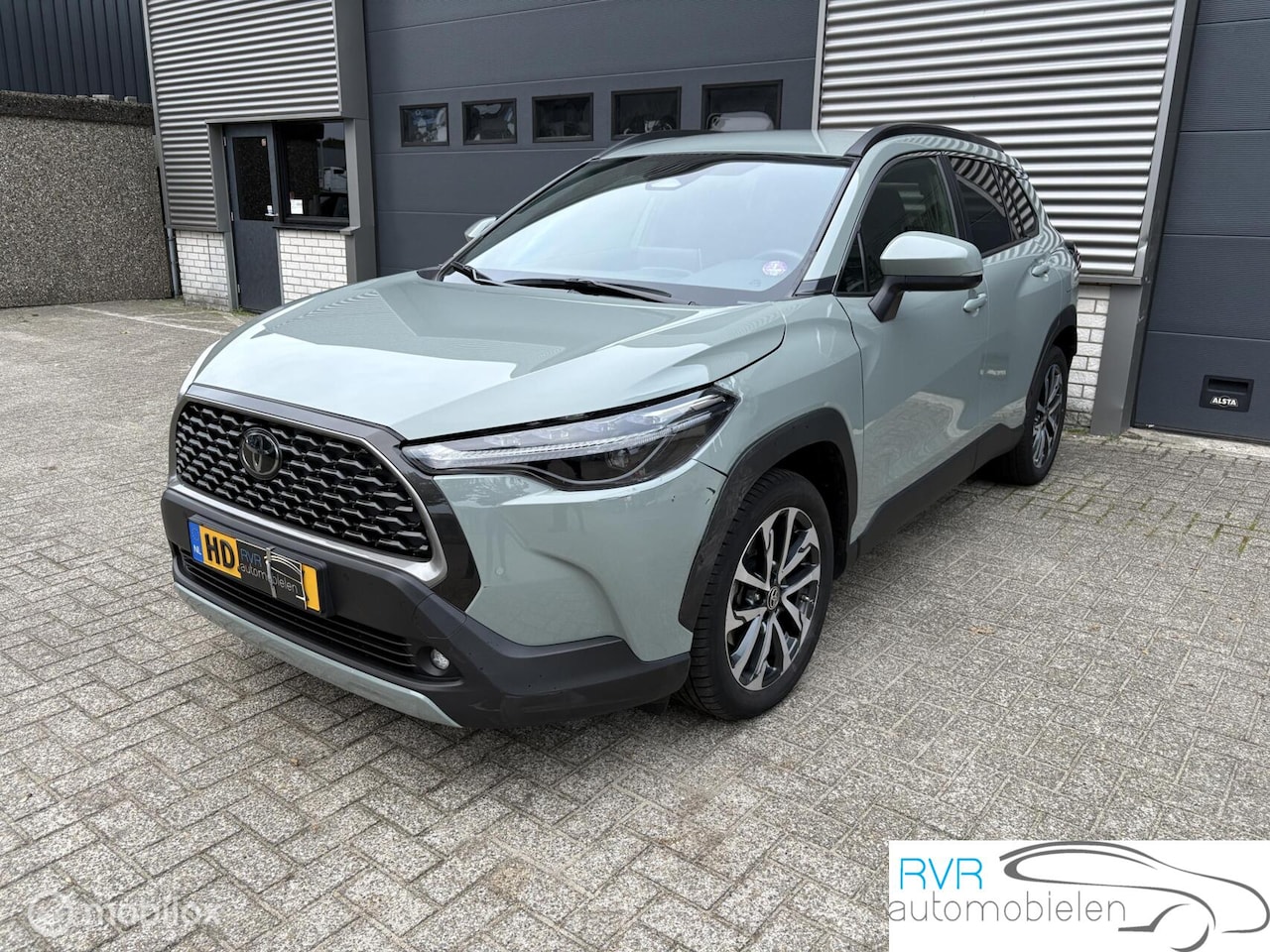 Toyota Corolla Cross - Hybrid 140 AUTOMAAT/CRUISE/NAVI/SCHADE - AutoWereld.nl