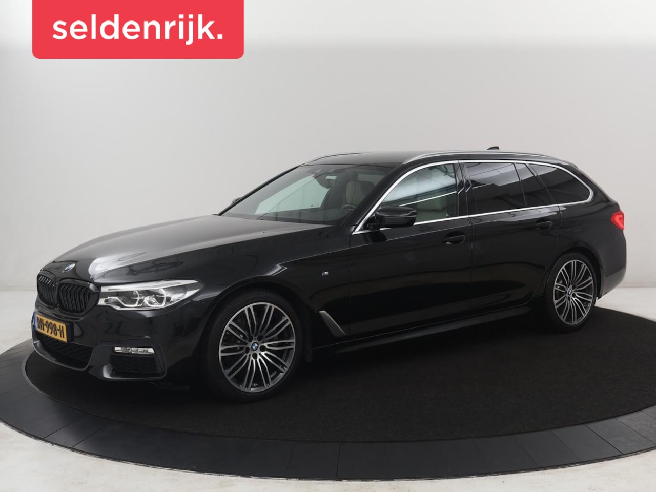 BMW 5-serie Touring - 520i M-Sport High Executive | Leder | Memory | Cruise control | Stoelverwarming | Trekhaak - AutoWereld.nl