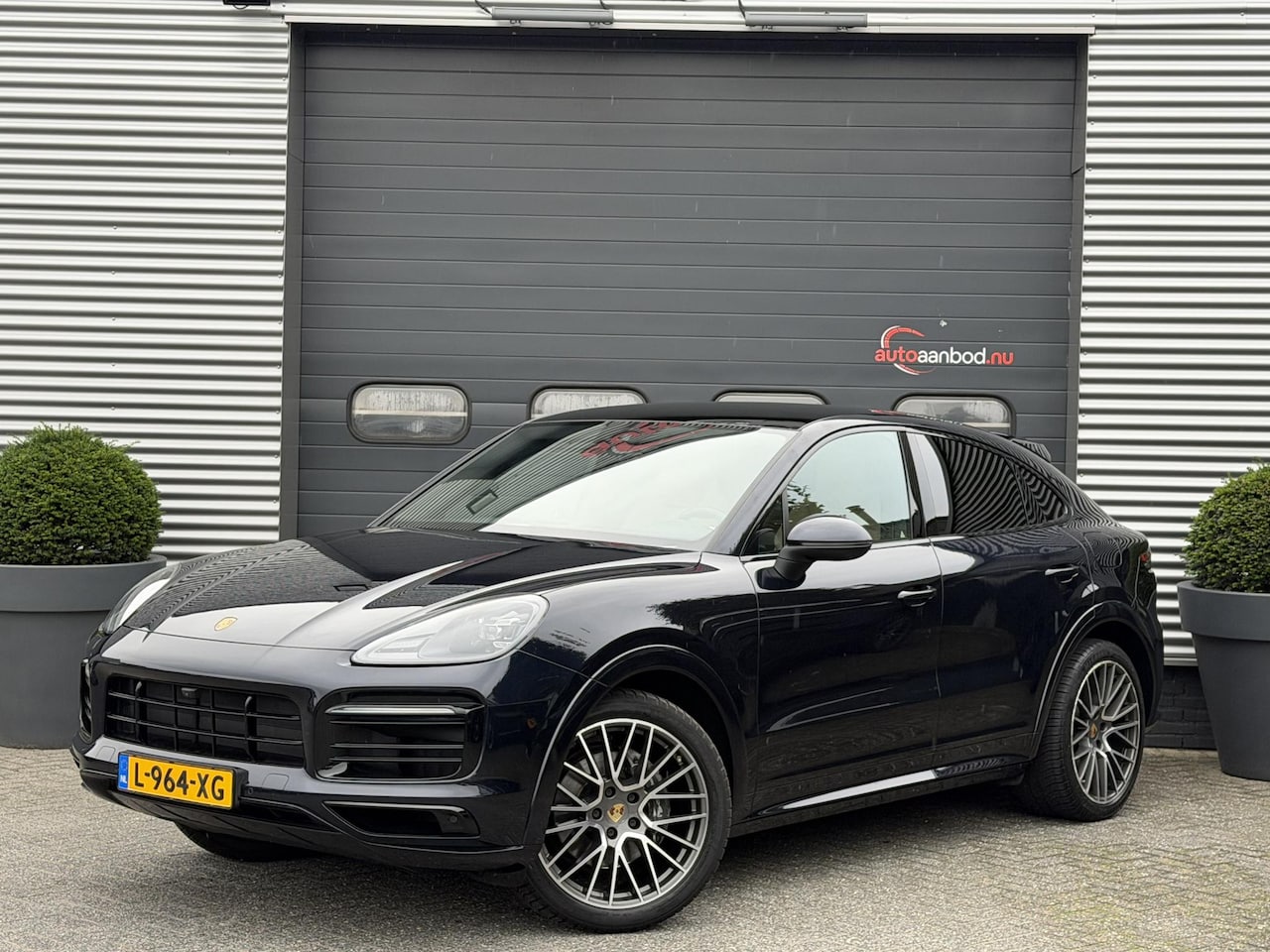 Porsche Cayenne Coupé - 3.0 E-Hybrid Sport Chrono | Panoramadak | 360* Camera | Luchtvering | Bose | - AutoWereld.nl