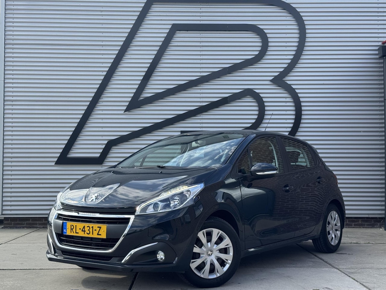 Peugeot 208 - 1.2 PureTech Blue Lion Navi|Airco|Trekhaak|Cruise|PDC|Carplay|N.A.P|APK tot 05-2027 - AutoWereld.nl