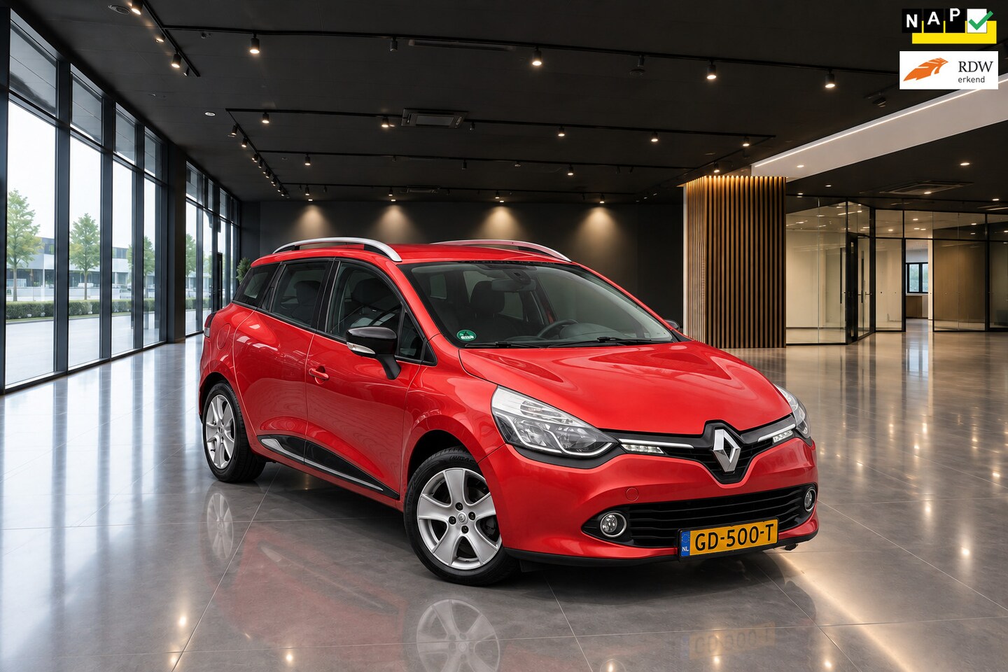 Renault Clio Estate - 0.9 TCE EXPRESSION NAVI TREKHAAK - AutoWereld.nl