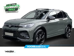 Volkswagen Tiguan - R-Line Edition 1.5 eHybrid 150 kW / 204 PK DSG | Black Style | Panoramadak | Trekhaak wegk