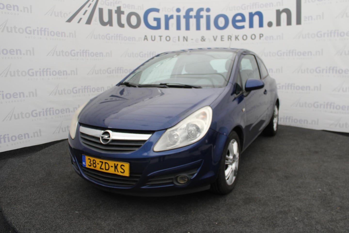 Opel Corsa - 1.4-16V Enjoy prima 3-deurs met roestplek - AutoWereld.nl