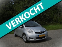 Toyota Yaris - 1.3 VVTi Aspiration . 5 Deurs AUTOMAAT . Airco . enz