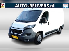 Peugeot Boxer - 330 2.0 BlueHDI L2H2 Pro Navigatie / Camera / Trekhaak / PDC / Airco
