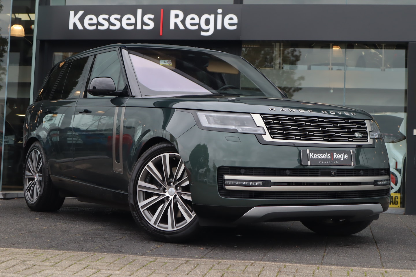 Land Rover Range Rover - 3.0 P440e Autobiography PHEV | Schuifdak | Elec.trekhaak - AutoWereld.nl
