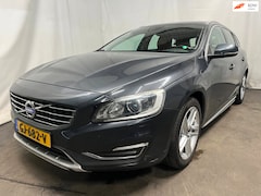 Volvo V60 - 2.4 D6 Twin Engine Summum SCHADEAUTO