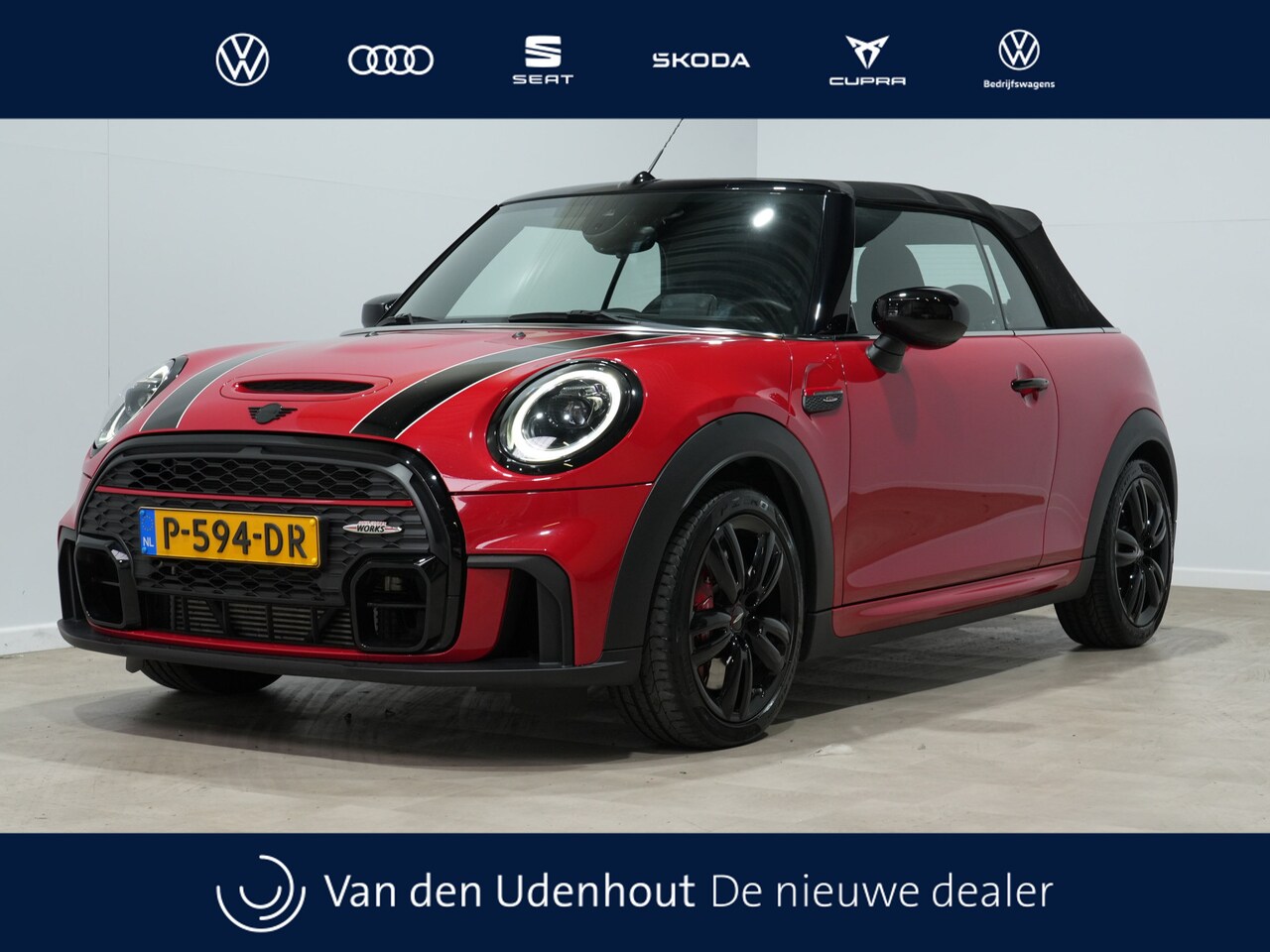 MINI Cabrio - 2.0 John Cooper Works Essential Navigatie climate control 31 - AutoWereld.nl