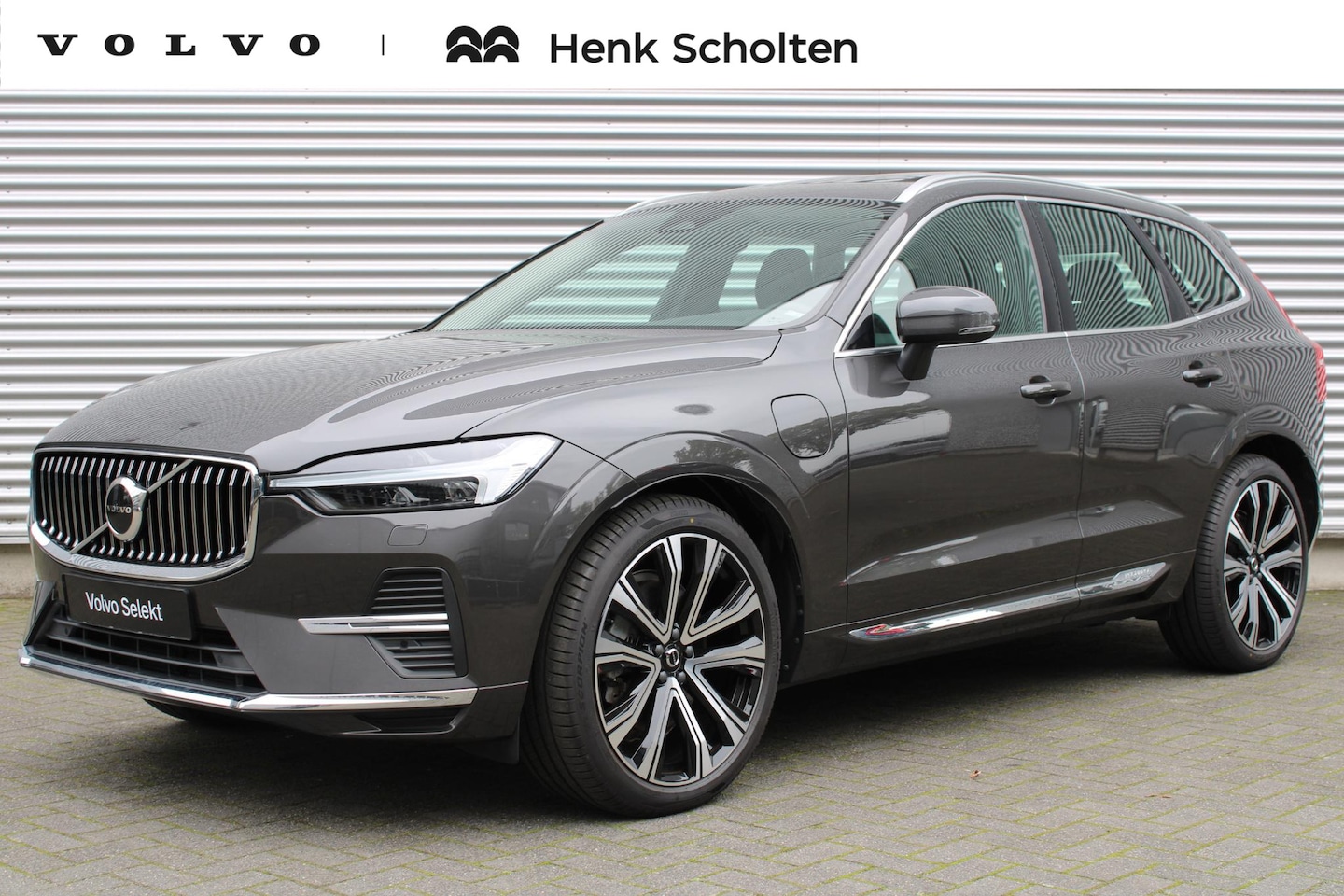 Volvo XC60 - 2.0 T6 Plug-in hybrid AWD Plus Bright | SOH-waarde 98% | Luchtvering | Verwarmde voorstoel - AutoWereld.nl