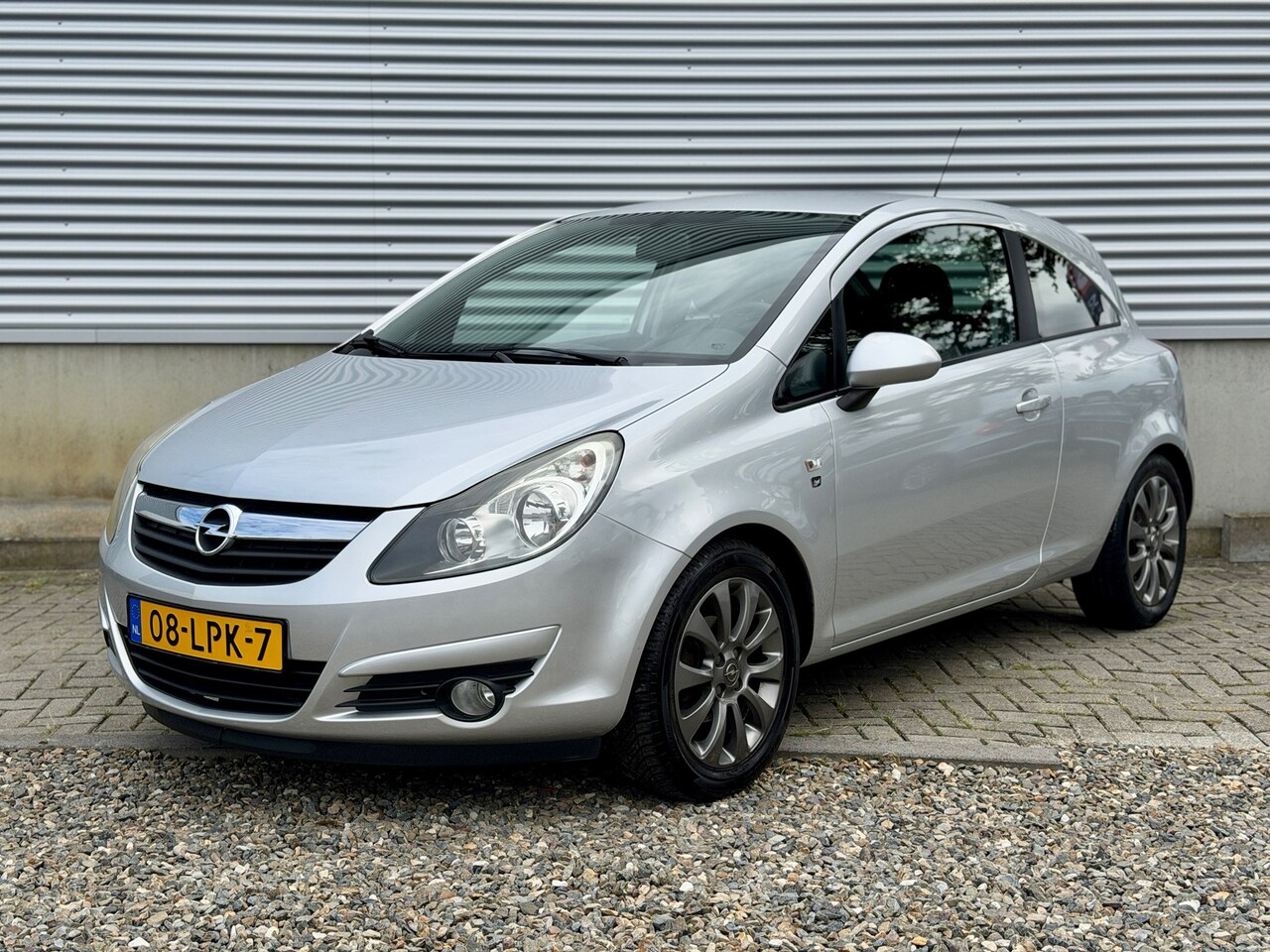 Opel Corsa - 1.2-16V '111' Edition [ 1e eig,airco, cruise, lmv, apk jul 27 ] - AutoWereld.nl