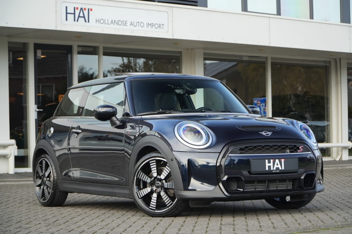 MINI 3-Deurs - 2.0 Cooper S I Pano I Leder I Yours pakket I - AutoWereld.nl
