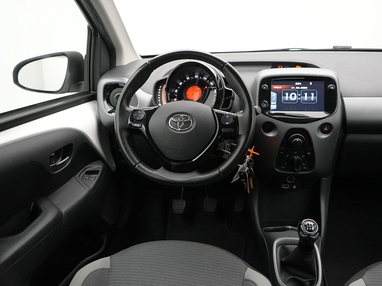 Toyota Aygo - 1.0 VVT-i X-Play | Trekhaak | NL Auto | Dealer Onderhouden | Achteruitrijcamera | - AutoWereld.nl
