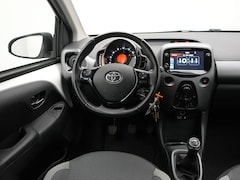 Toyota Aygo - 1.0 VVT-i X-Play | Trekhaak | NL Auto | Dealer Onderhouden | Achteruitrijcamera |