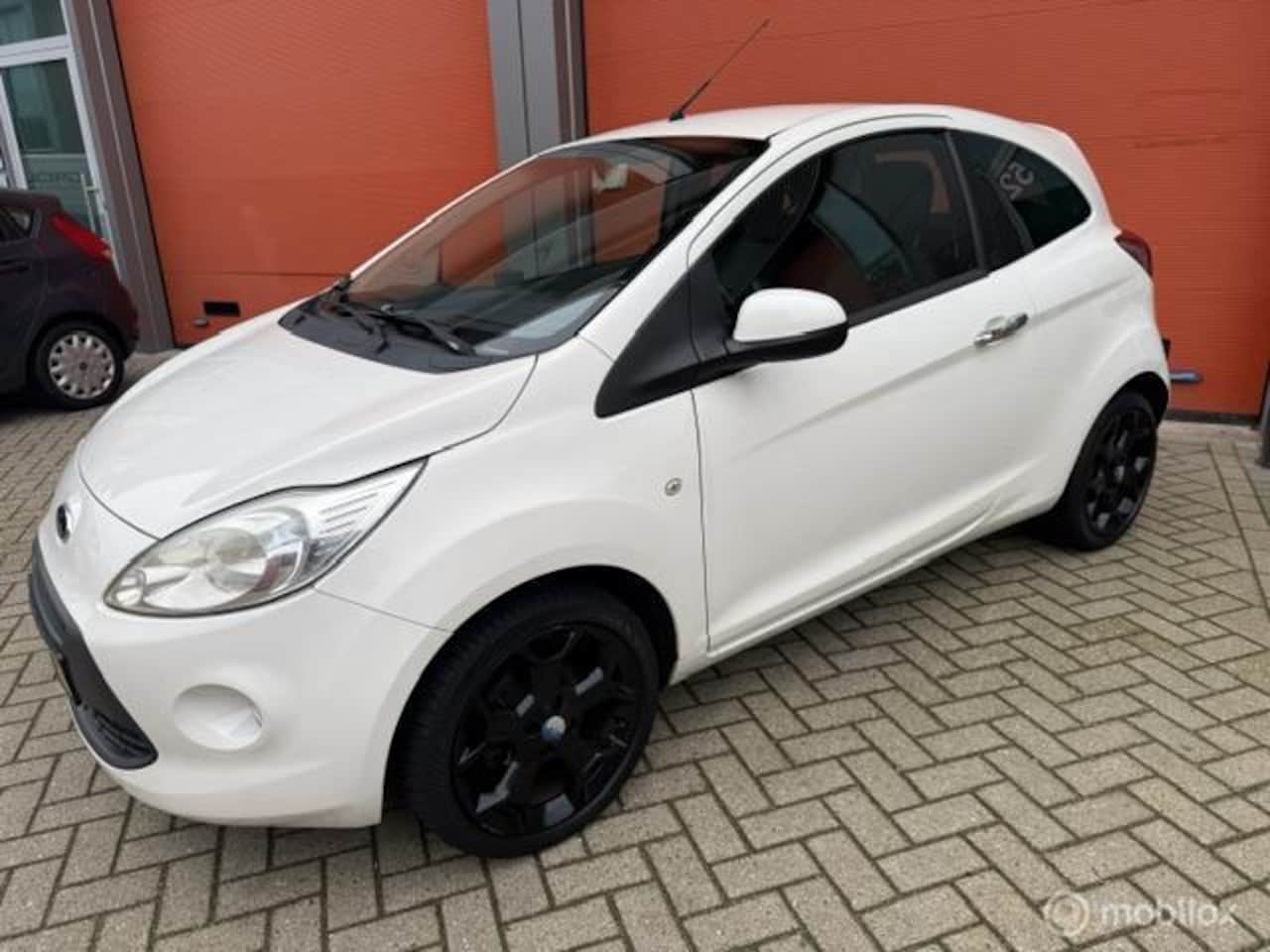 Ford Ka - 1.2 Titanium X APK 06-27-AIRCO-KM NAP-EXTR'S - AutoWereld.nl