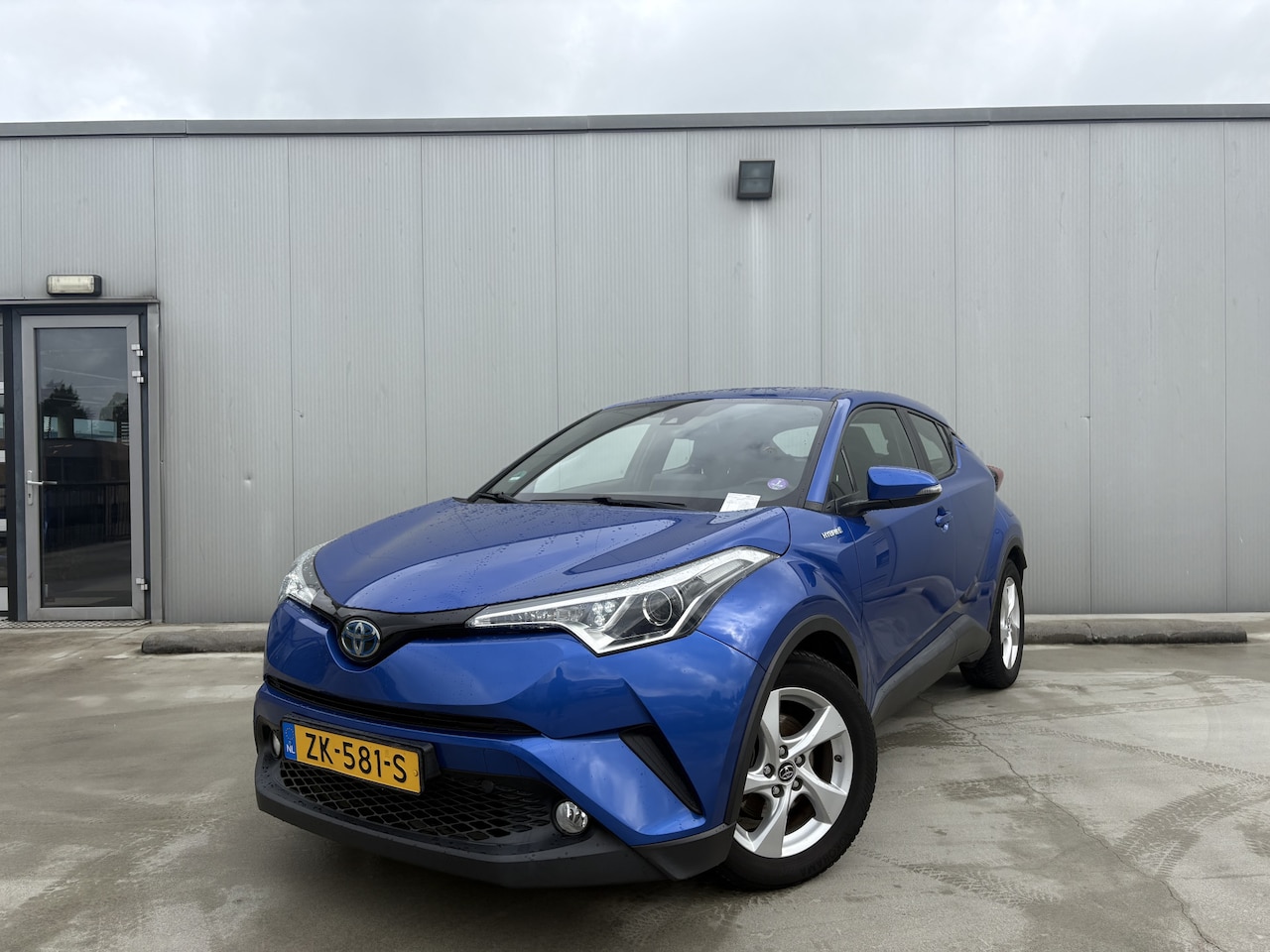 Toyota C-HR - 1.8 Hybrid Active Automaat | Achteruitrijcamera | Cruise control adaptief | Regensensor | - AutoWereld.nl
