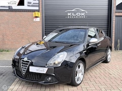 Alfa Romeo Giulietta - 1.4 T Distinctive NAP Clima Cruise Leer
