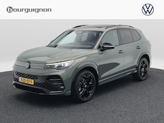 Volkswagen Tiguan - 1.5 eHybrid R-Line Edition | Trekhaak | Panoramadak | Black Style | Head-Up Display |