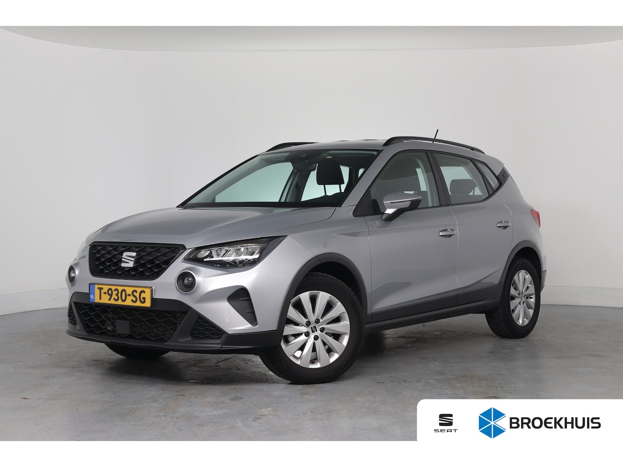 SEAT Arona - 1.0 TSI Style | Stoelverwarming | Airco | Navi By App | Virtual | Parkeersensoren | Keyles - AutoWereld.nl