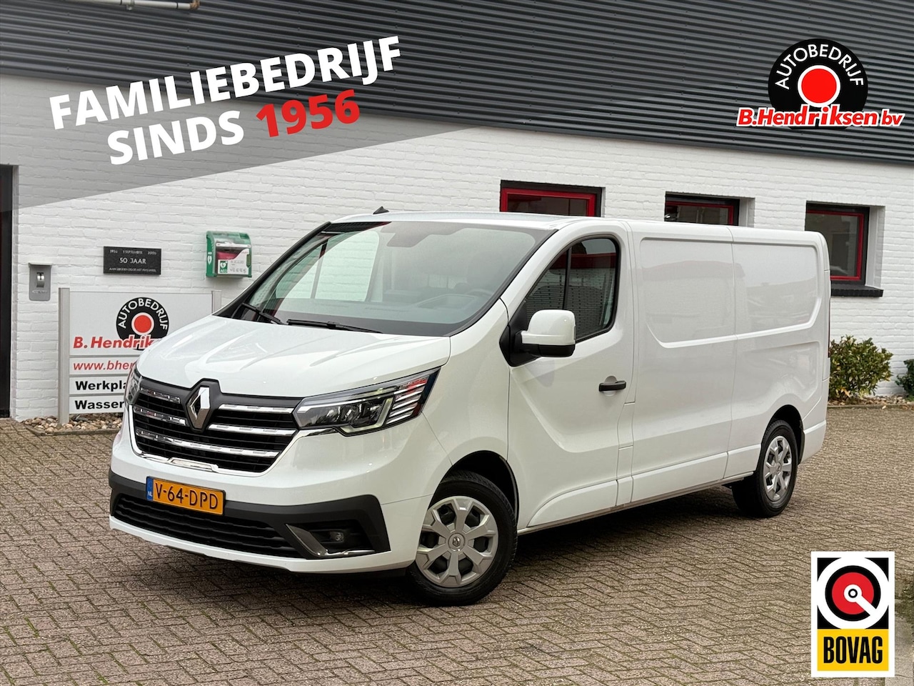 Renault Trafic - GB 2.0 Blue dCi 131pk L2H1 T30 Work Edition/ Apple Carplay/ 3 Zitplaatsen/ Vloer + wand pl - AutoWereld.nl