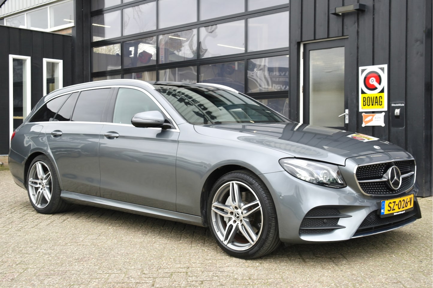 Mercedes-Benz E-klasse Estate - 200 Business Solution AMG | Burmester | 360º | Pano | Memory | Leder | LED | Trekhaak - AutoWereld.nl