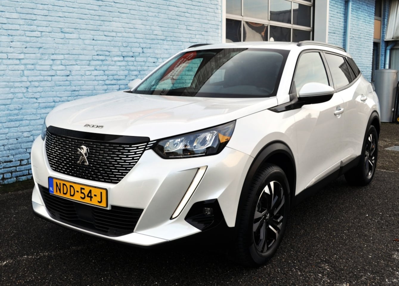 Peugeot 2008 - 1.2 Allure Pack Aut. Nav trekh camera - AutoWereld.nl