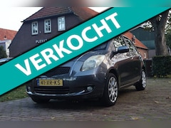 Toyota Yaris - 1.3 VVTi Sol| Airco | Luxe Leder | Lichtmetalen Velgen | Slechts 124.000km | Radio | 5-deu