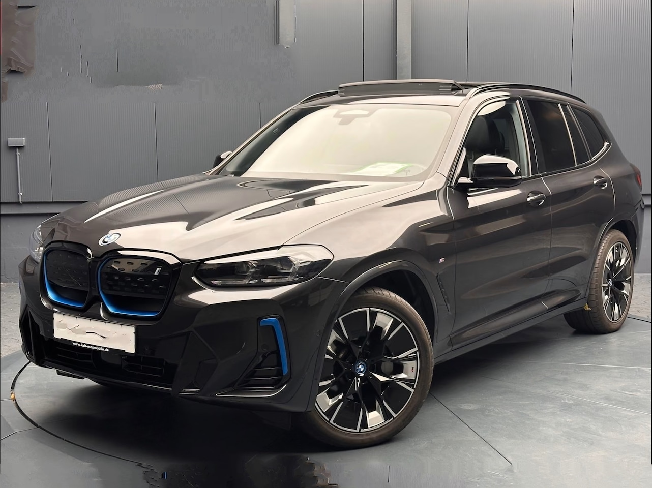 BMW iX3 - M-SPORT 80 kWh (210kW/286pk) ** LED, LEDER, PANO, TREKH, VERW. STUUR, 20-inch LMV ** 1e EI - AutoWereld.nl