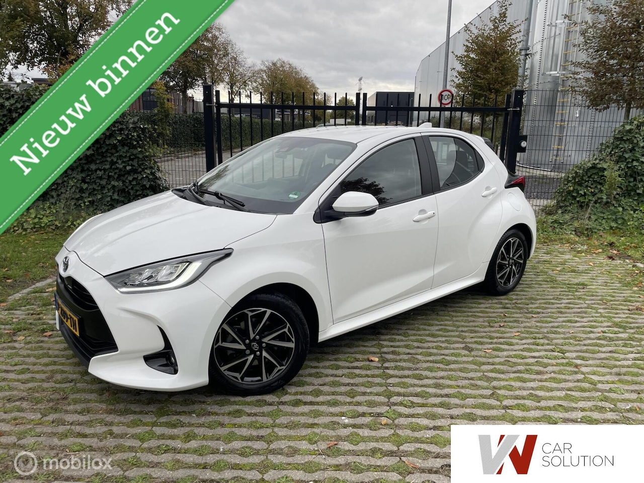 Toyota Yaris - 1.5 Hybrid 1ste eig NAP DEALER LED CAM CARPLAY - AutoWereld.nl