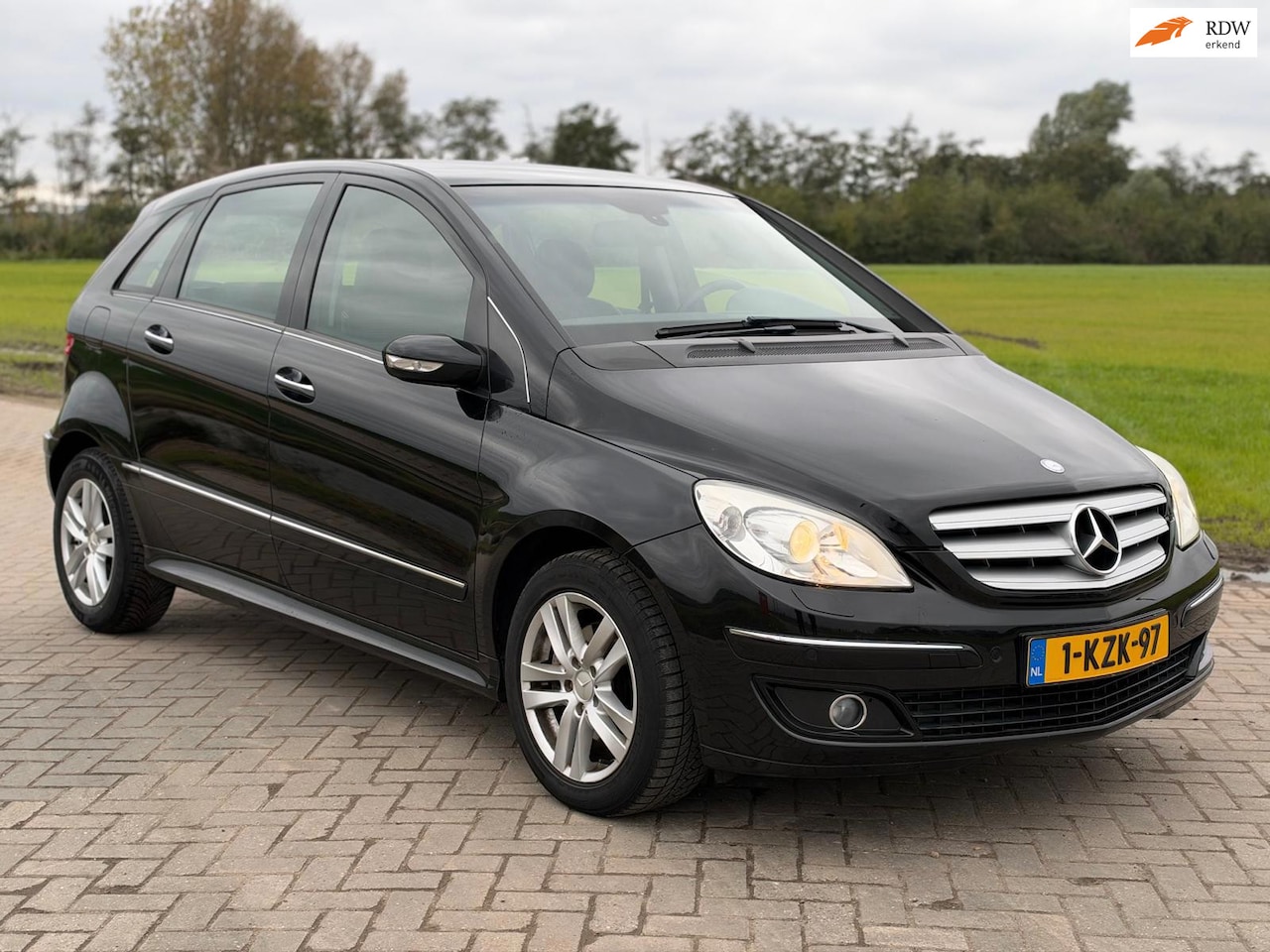 Mercedes-Benz B-klasse - 200|Carplay|Nieuwe Koppeling|Parkeer sensoren - AutoWereld.nl