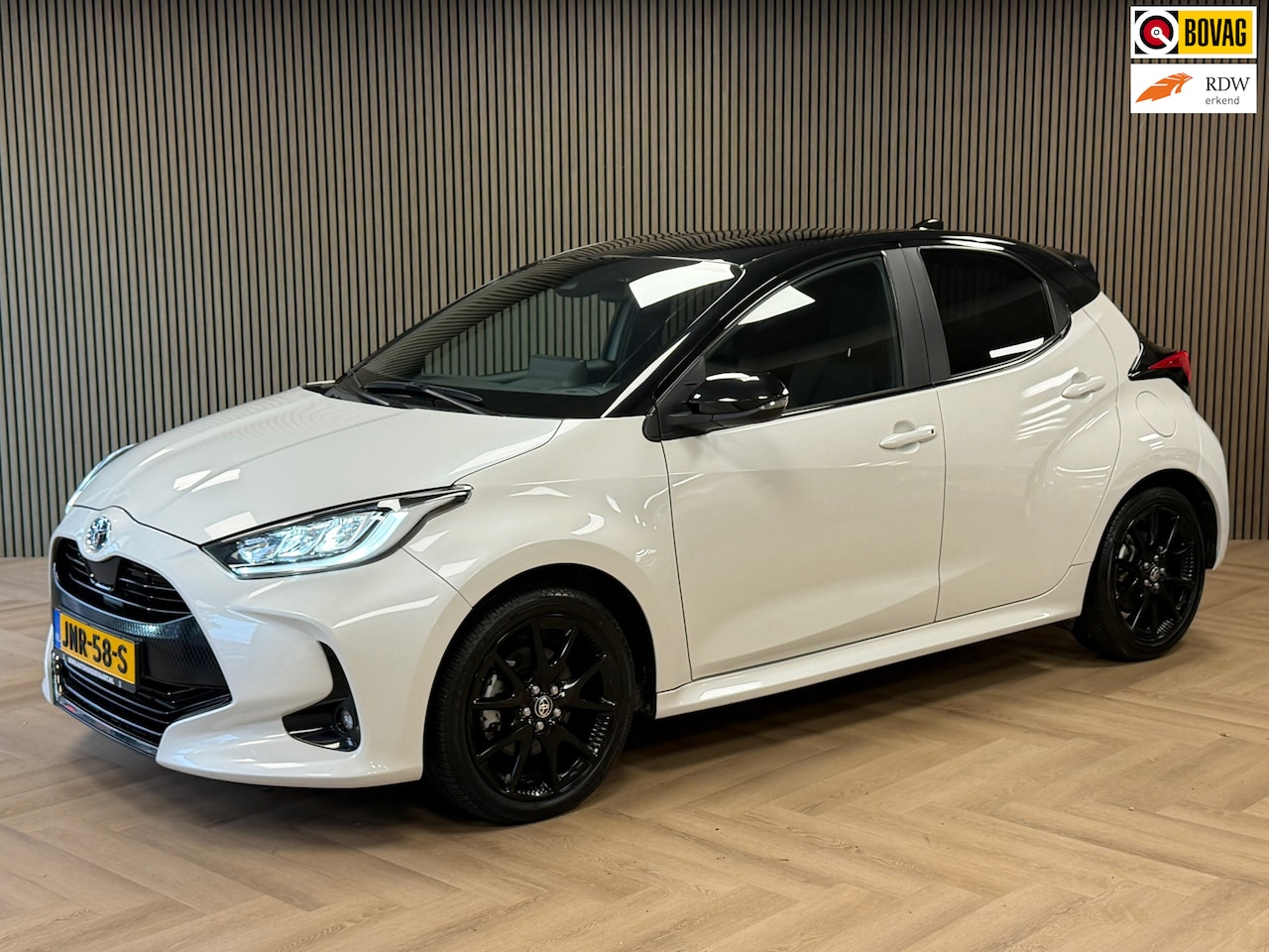 Toyota Yaris - 1.5 Hybrid GR Sport AUT. CAMERA NAVIGATIE KEYLESS-GO LANE-ASSIST STOELVERWARMING AIRCO CRU - AutoWereld.nl
