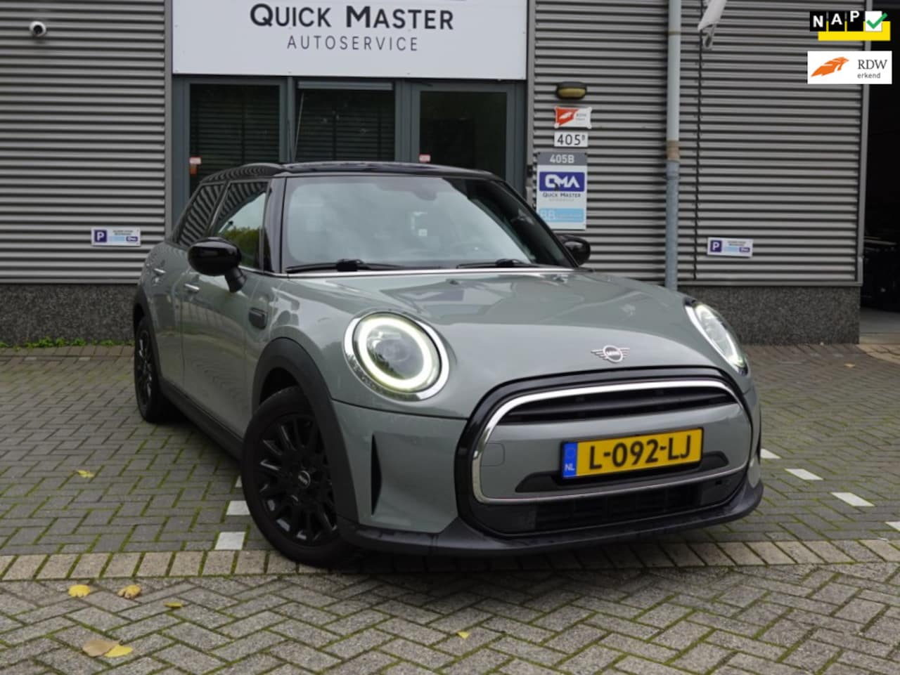 MINI 5-Deurs - 1.5 Cooper Classic - NAP - AutoWereld.nl
